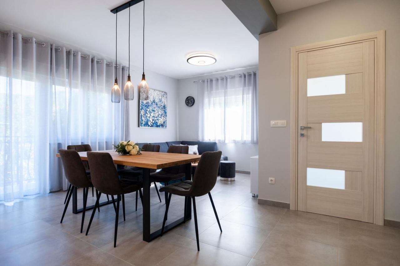 Villa Latica Dicmo Ngoại thất bức ảnh
