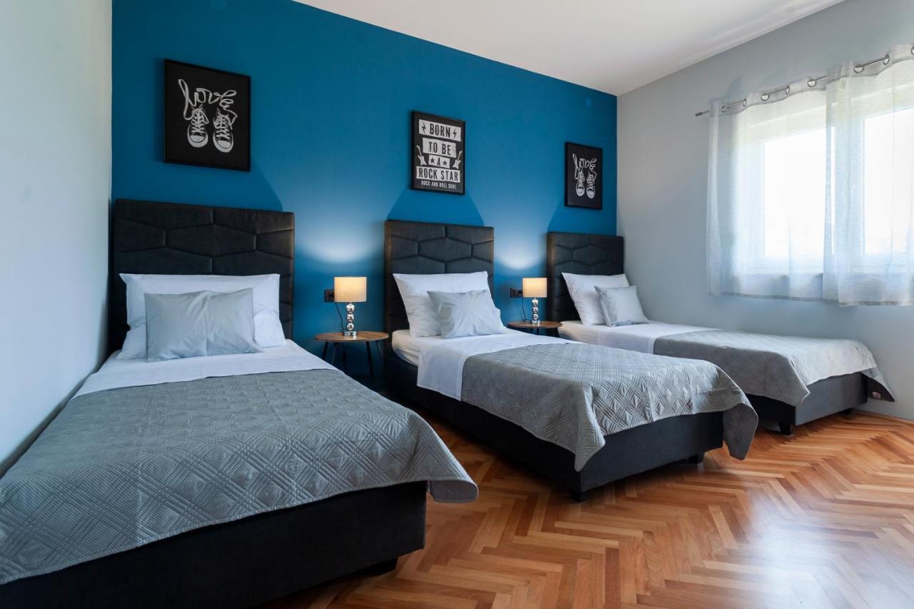Villa Latica Dicmo Ngoại thất bức ảnh