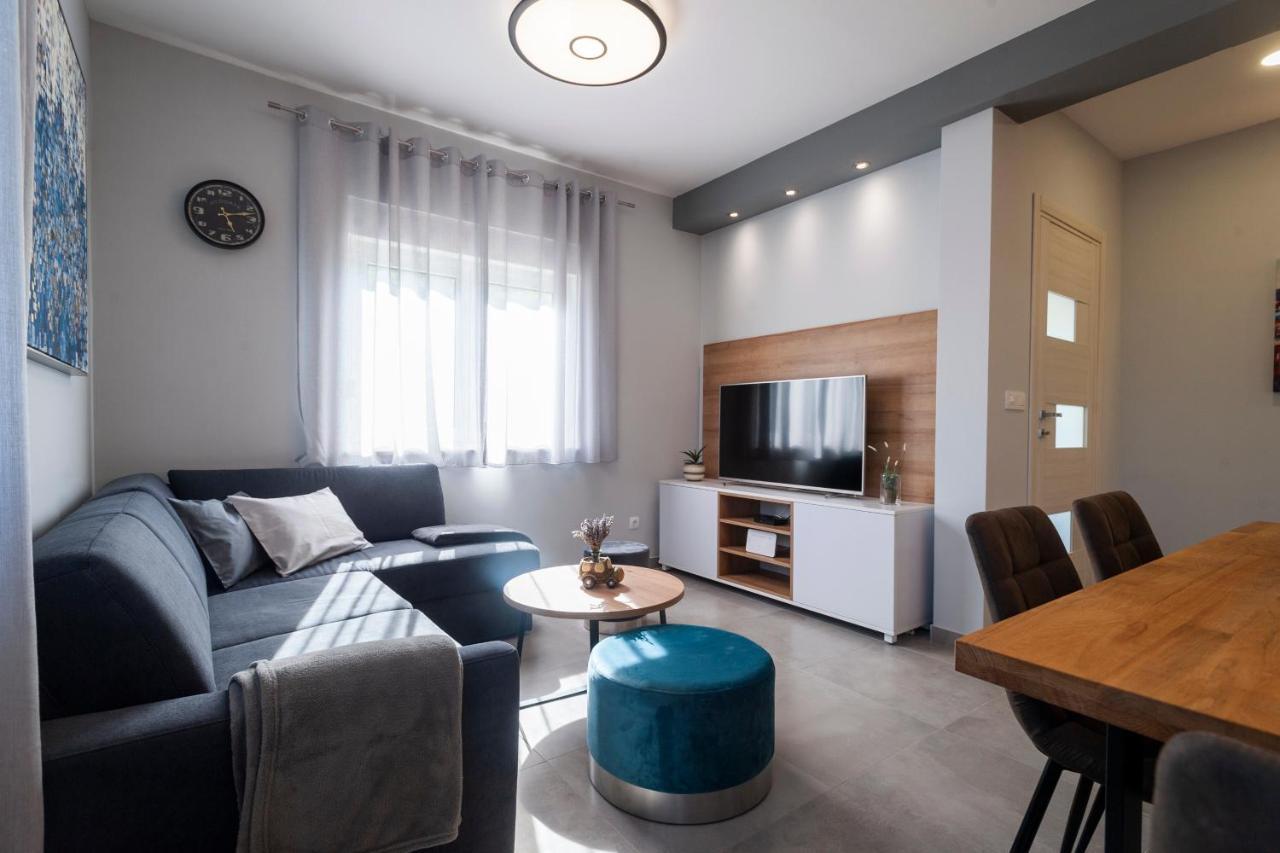 Villa Latica Dicmo Ngoại thất bức ảnh