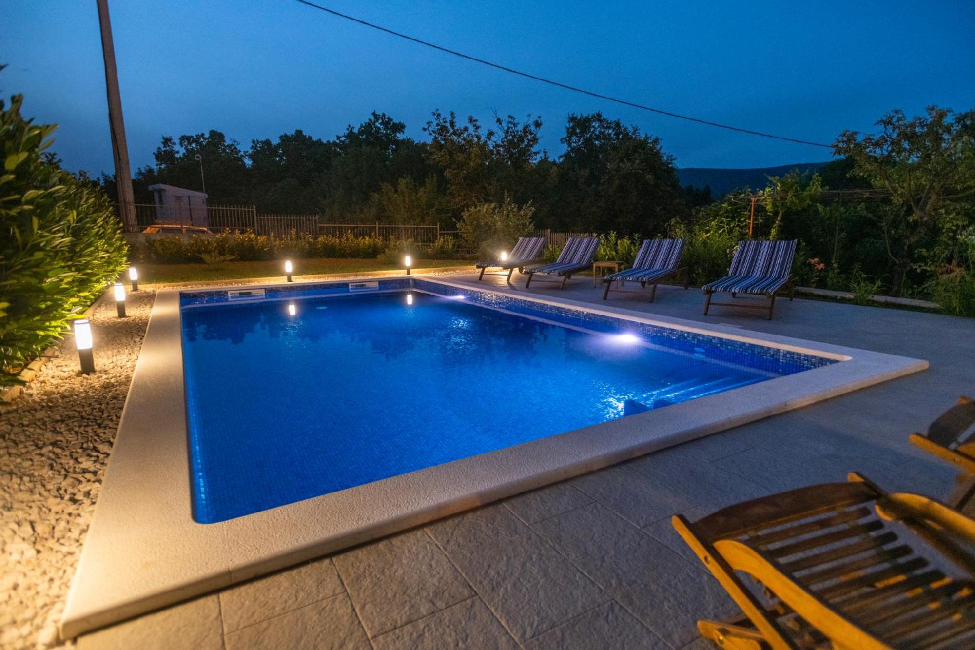 Villa Latica Dicmo Ngoại thất bức ảnh
