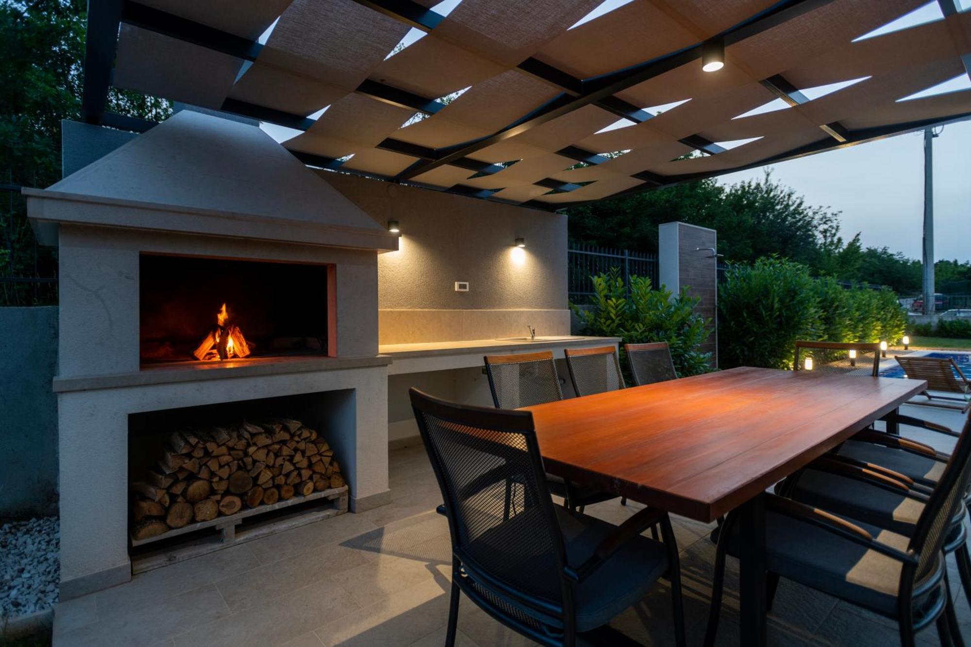 Villa Latica Dicmo Ngoại thất bức ảnh