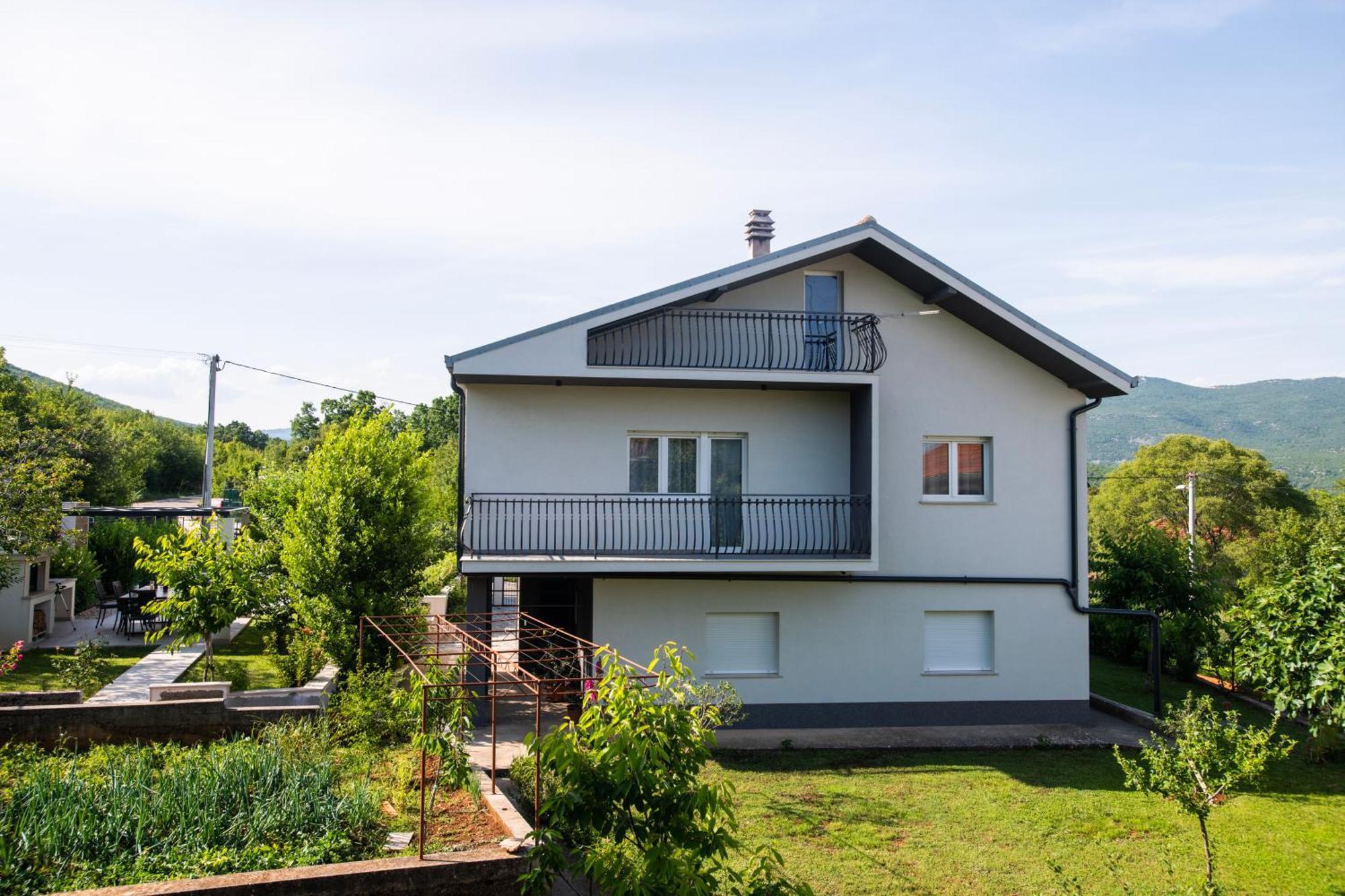 Villa Latica Dicmo Ngoại thất bức ảnh