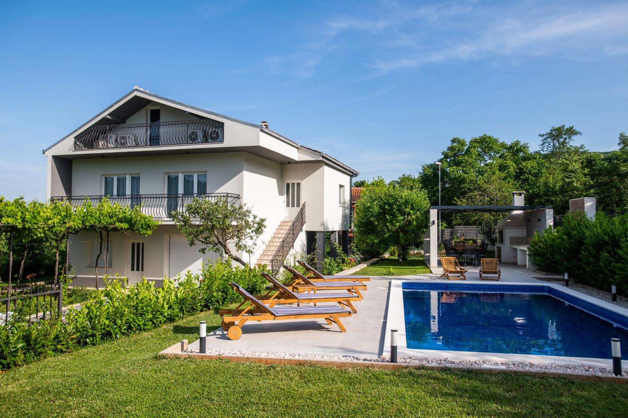 Villa Latica Dicmo Ngoại thất bức ảnh