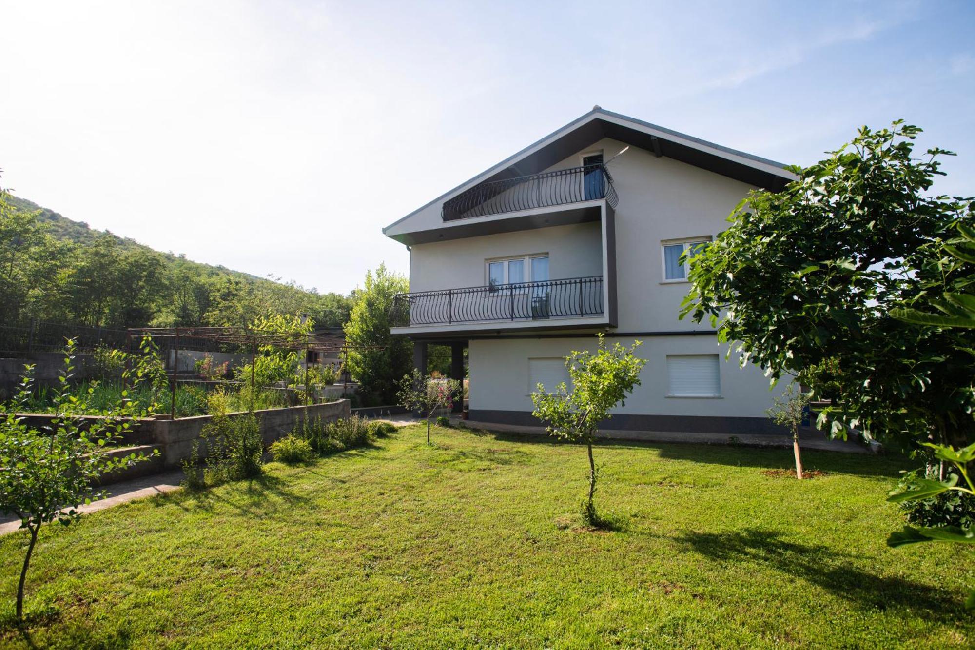 Villa Latica Dicmo Ngoại thất bức ảnh